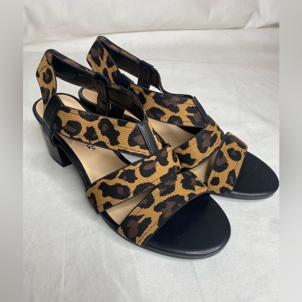 Bella Vita Womens Leopard Jodi Stretch Sandals US 6.5M New Open Toe Shoes - Picture 5 of 10